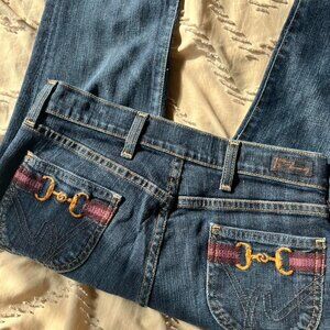 low rise bootcut/straight jeans with cool design for the pockets